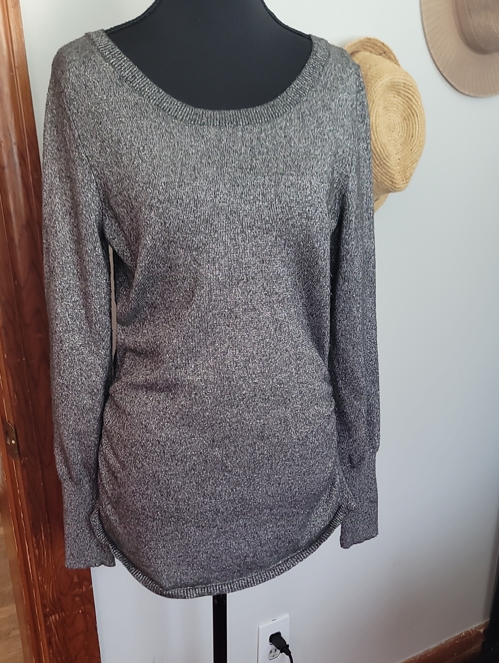 Banana Republic Metallic Silver Scoop-Neck Long Sleeve Sweater